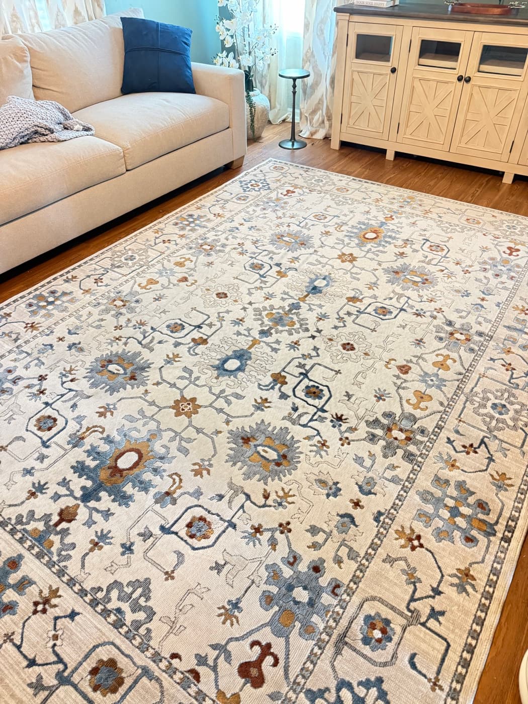 The same patterned wool area rug after cleaning, the pattern sharp again